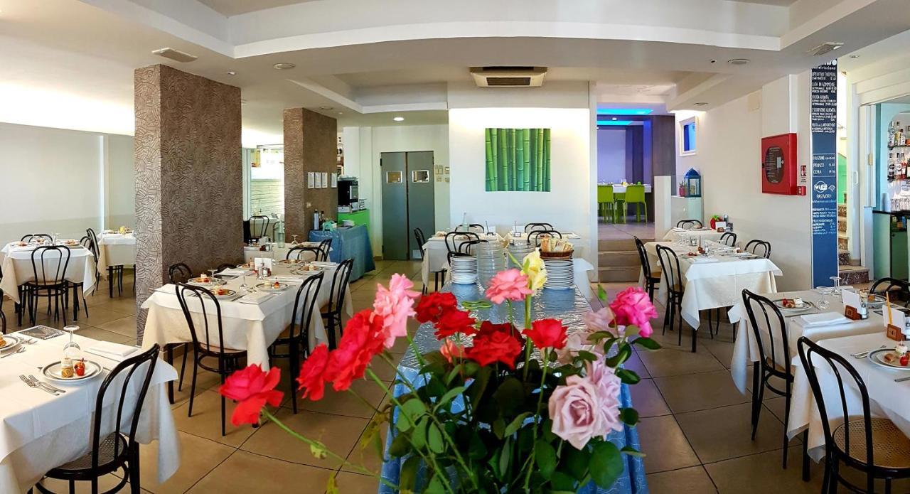 Hotel Sorriso - Molto Piu Di Una Stella Riccione Exterior foto